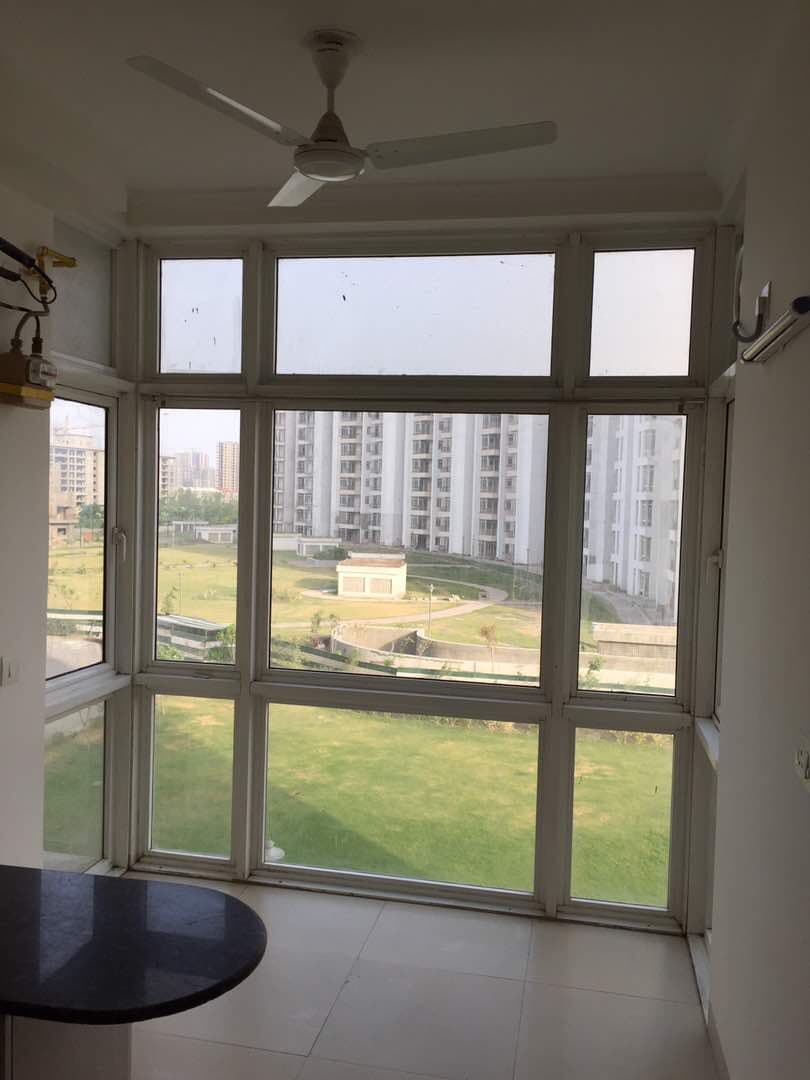 3 BHK FLAT FOR RENT IN JAYPEE PAVILION COURT