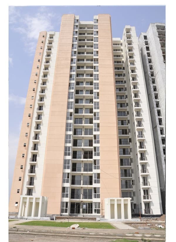 JAYPEE AMAN - 2 BHK FLAT FOR RESALE SECTOR 151 NOIDA